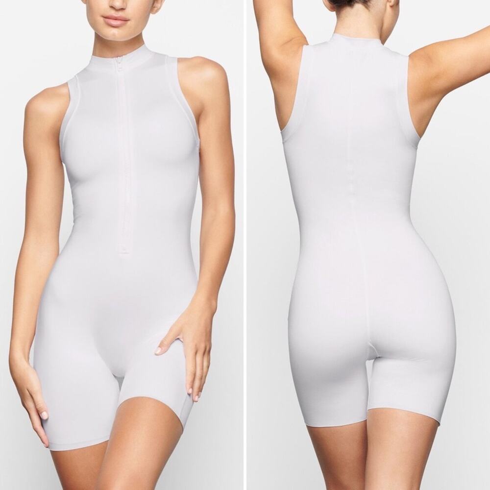 SKIMS Mock Neck Cycle Suit Swim Activity Marble White Shorts Front Zip 2X NEW